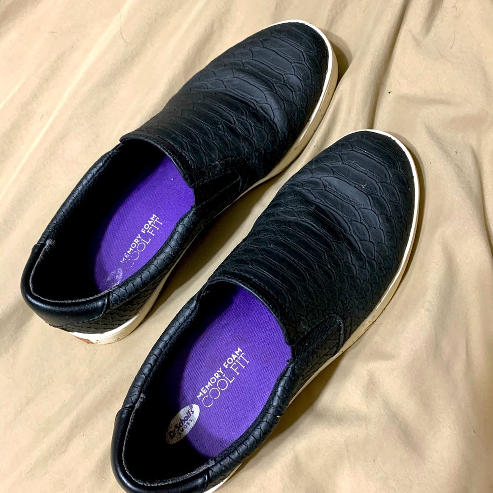 Slip on sneakers